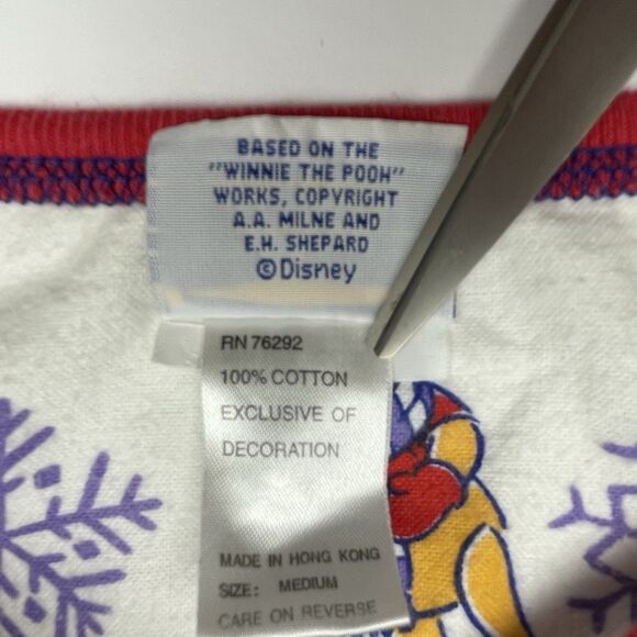 VTG 1998 Winnie the Pooh Nightshirt Winter Long Sleeve Pooh & Piglet Sz. Medium - Picture 7 of 13